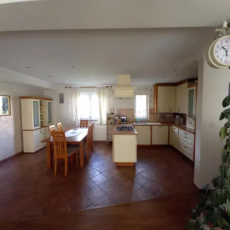Apartment Dijana *