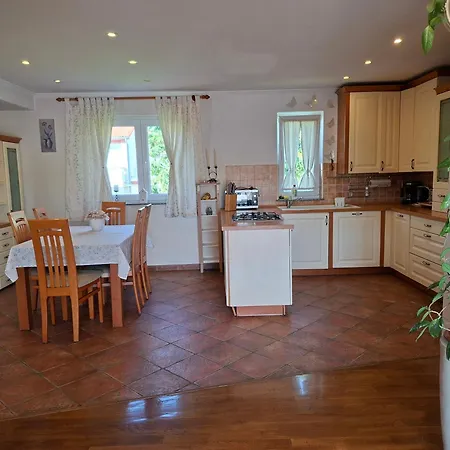 Apartment Dijana *