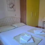 Apartament Dijana *