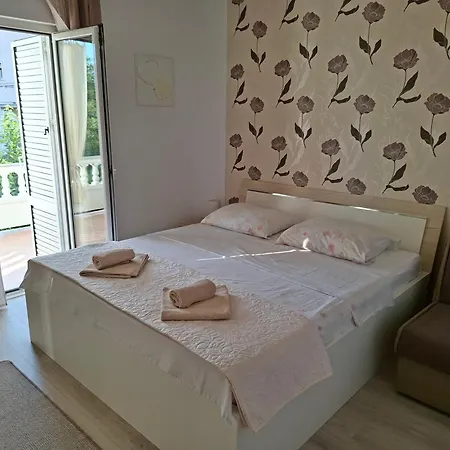 Апартаменты Dijana Palit